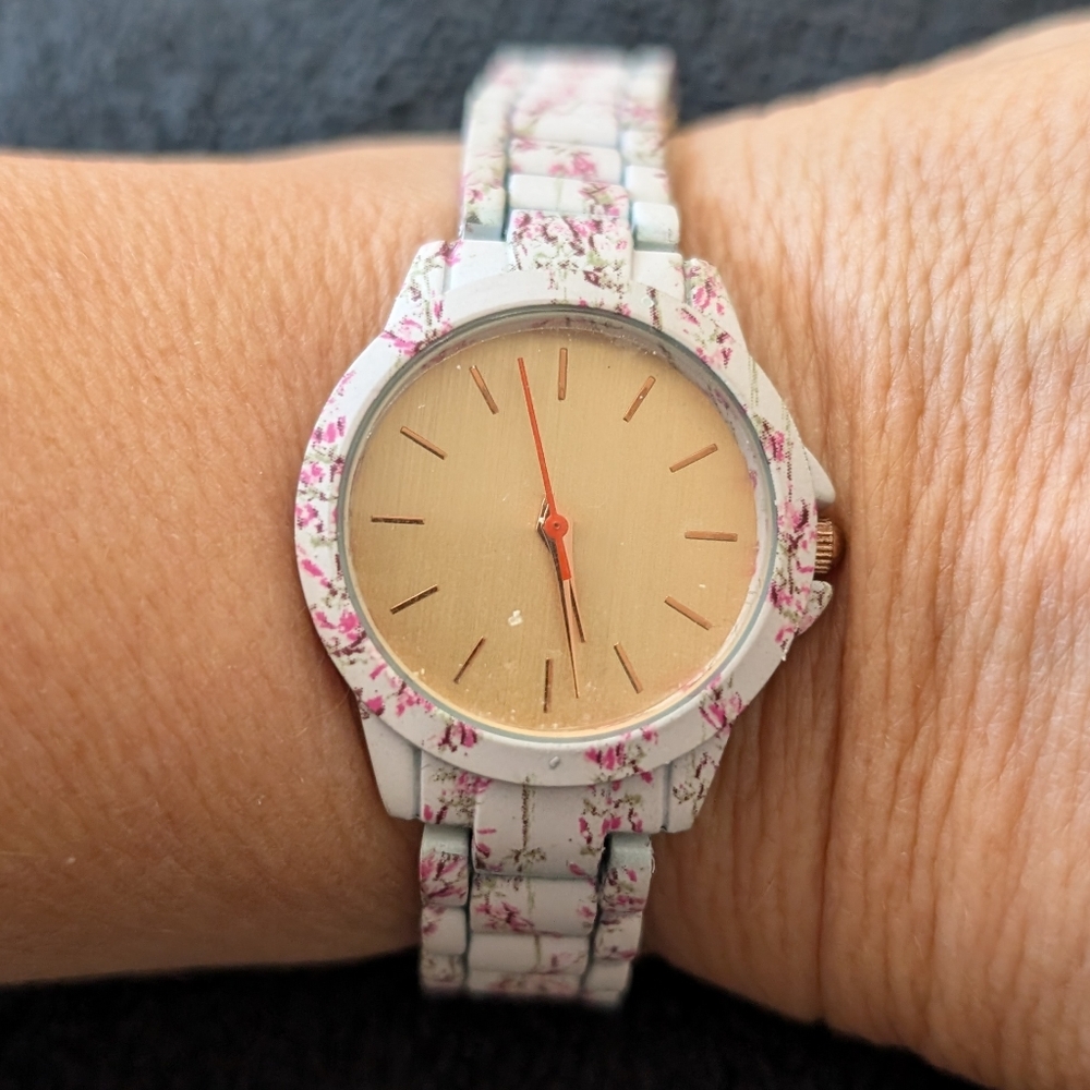 Women’s Quartz Floral Watch White Link Band Pink Flower Dial Analog Wristwatch